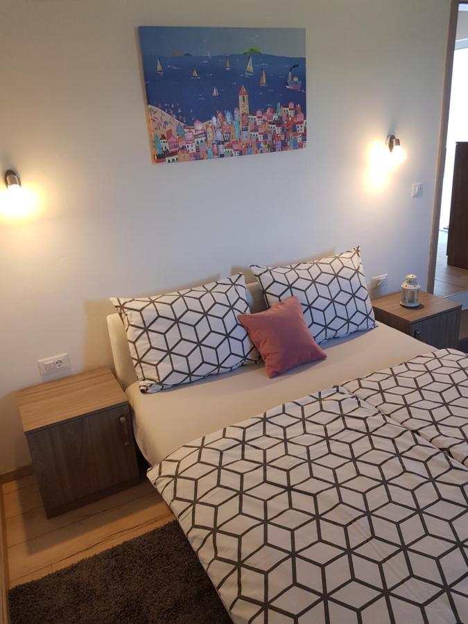 Guest House Flora Pazin Luaran gambar