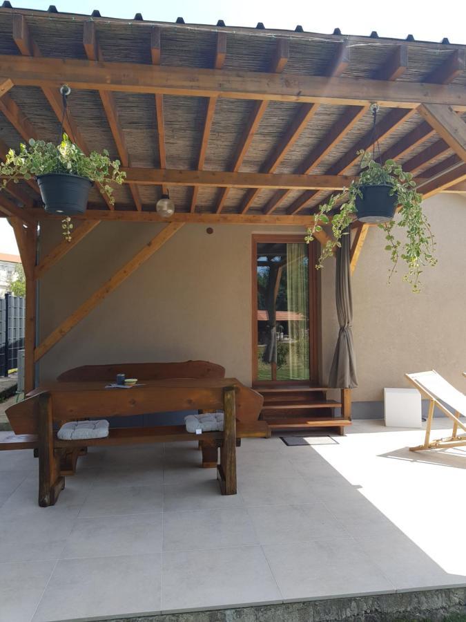 Guest House Flora Pazin Luaran gambar