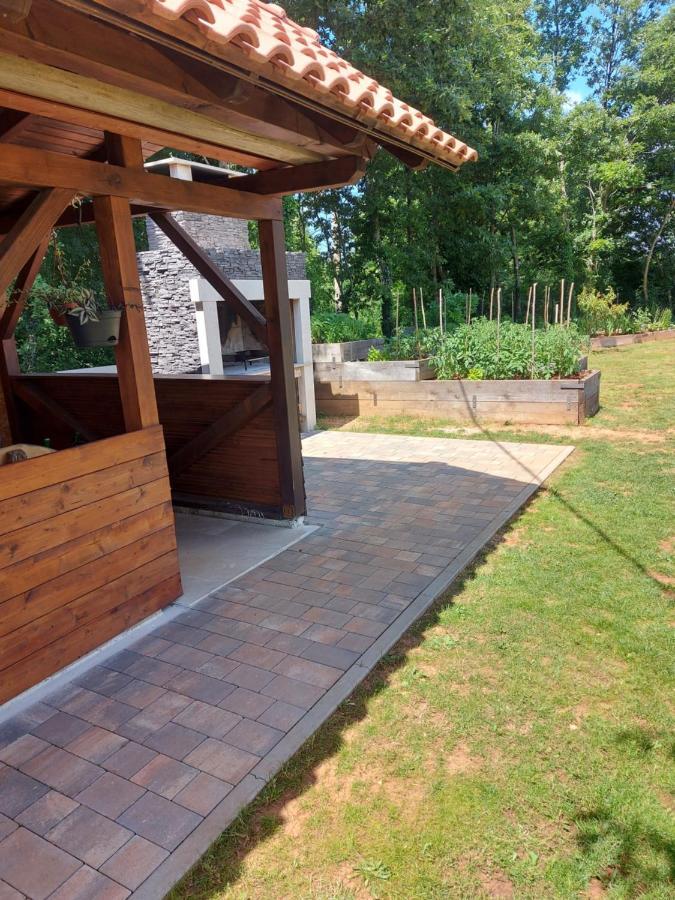 Guest House Flora Pazin Luaran gambar