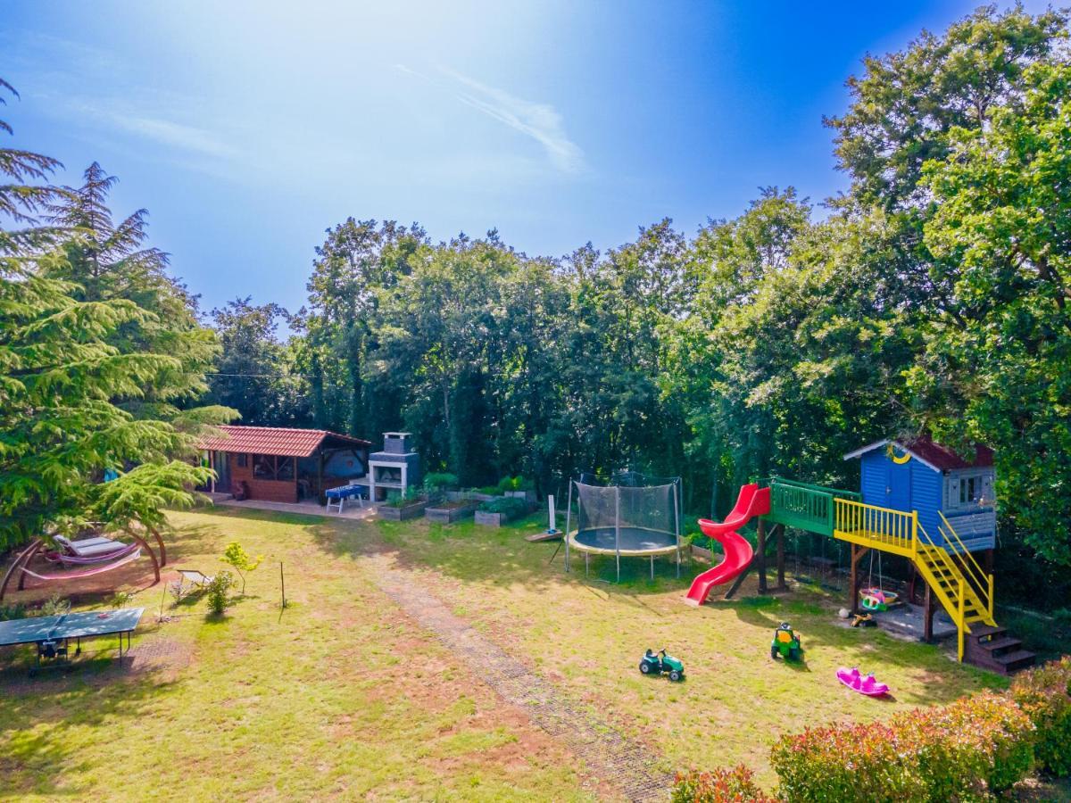 Guest House Flora Pazin Luaran gambar