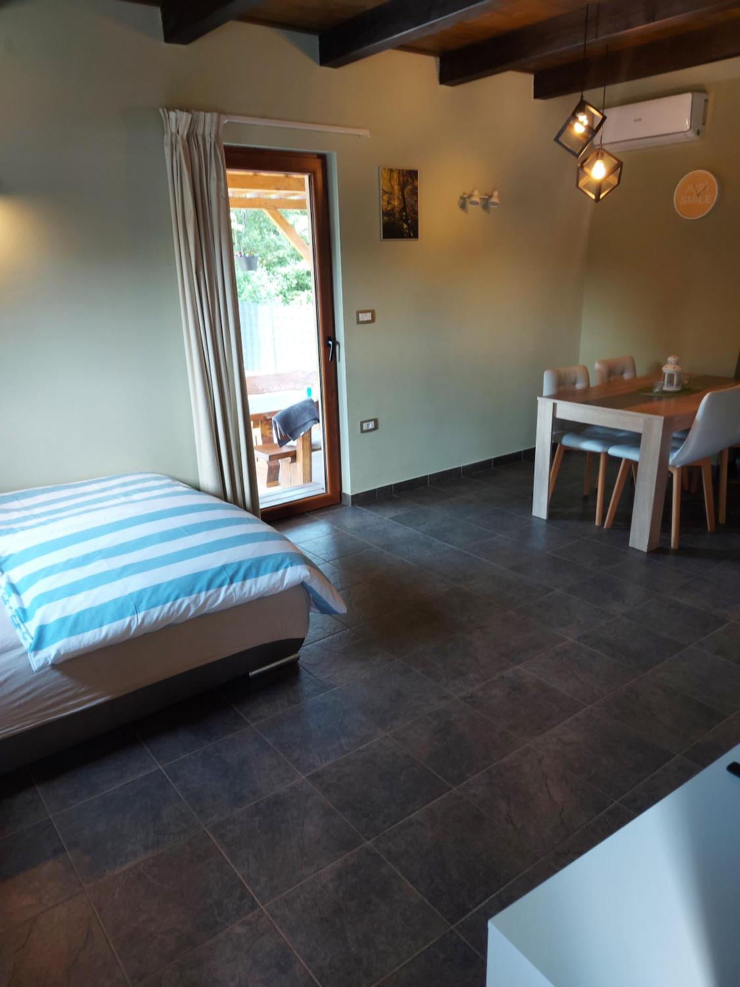 Guest House Flora Pazin Bilik gambar