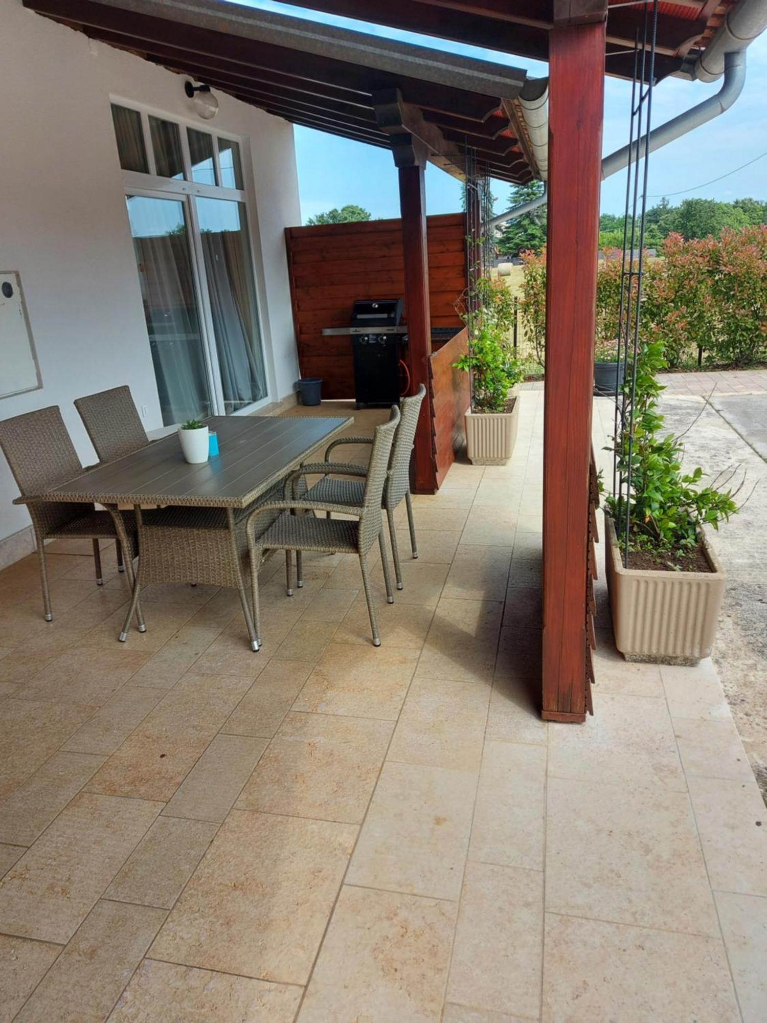 Guest House Flora Pazin Bilik gambar