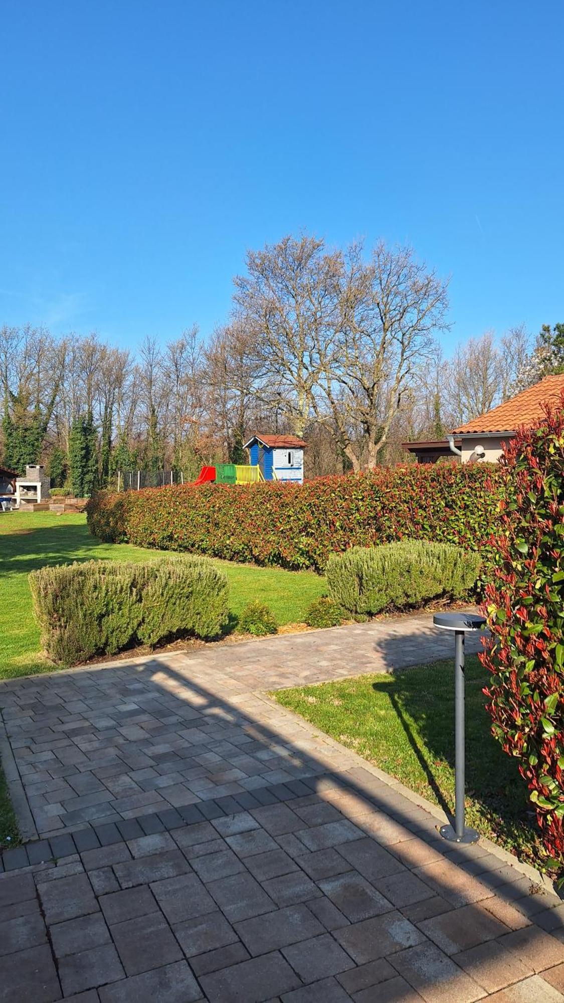 Guest House Flora Pazin Luaran gambar