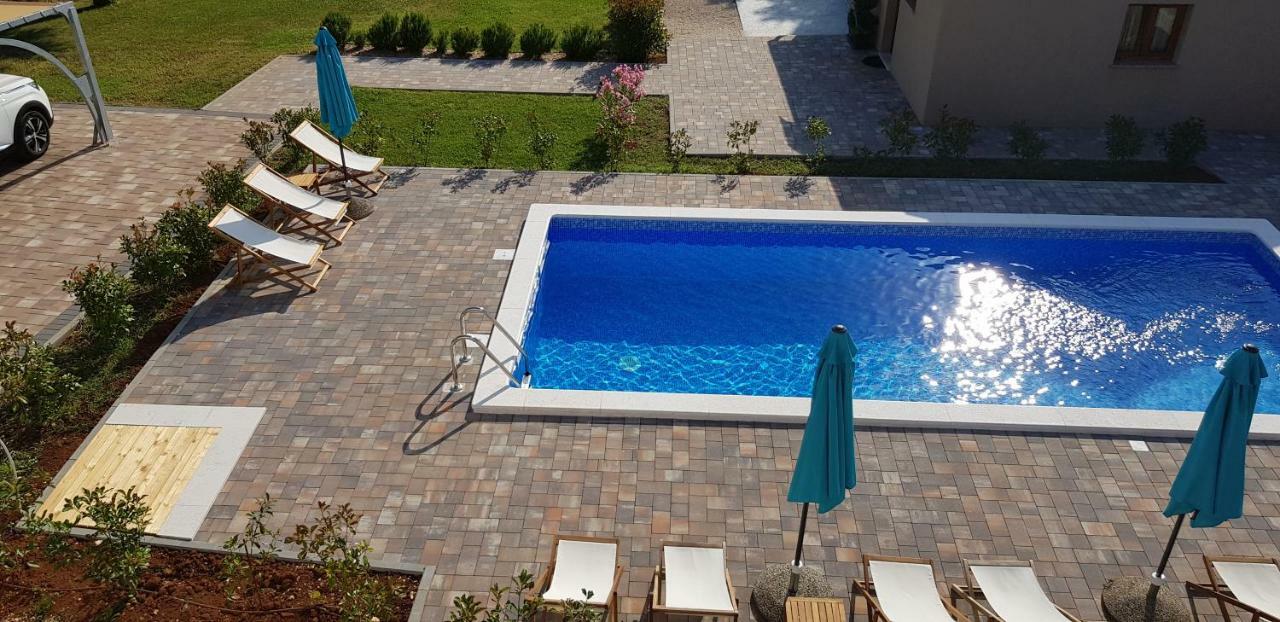 Guest House Flora Pazin Luaran gambar