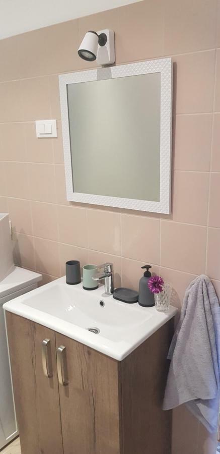 Guest House Flora Pazin Luaran gambar